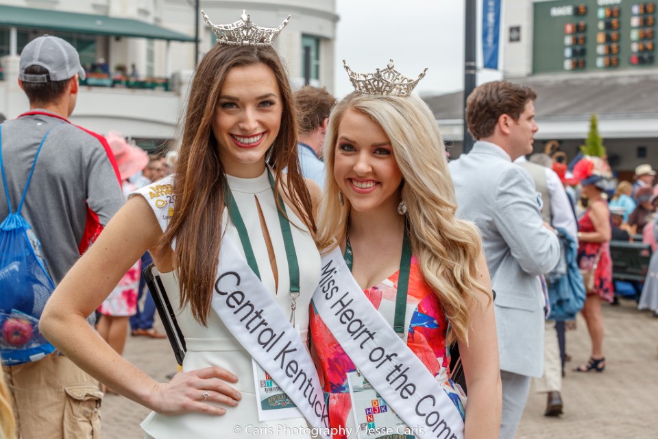 Kentucky-Derby-Fashion-at-the-Races-37