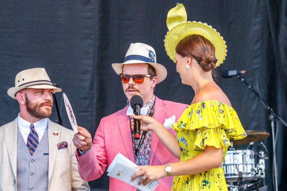 Fashion-at-the-Races-at-Queens-Plate-Woodbine-157