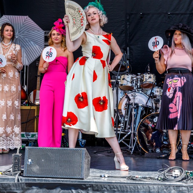 Queens-Plate-Fashion-at-the-Races-Competition-74