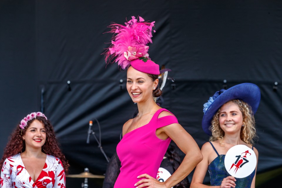 Fashion-at-the-Races-at-Queens-Plate-Woodbine-55