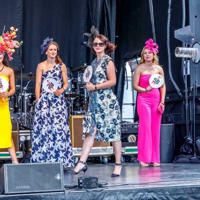 Queens-Plate-Fashion-at-the-Races-Competition-307