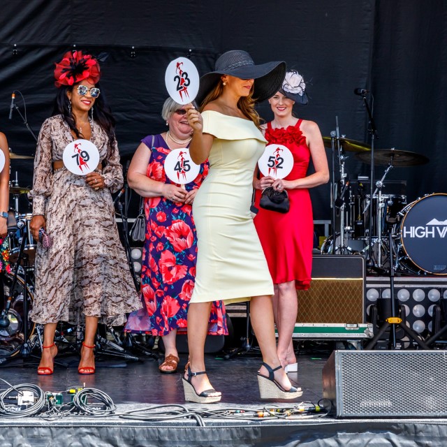 Queens-Plate-Fashion-at-the-Races-Competition-359