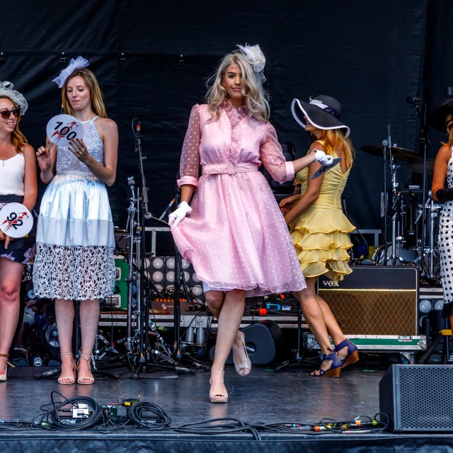 Queens-Plate-Fashion-at-the-Races-Competition-414