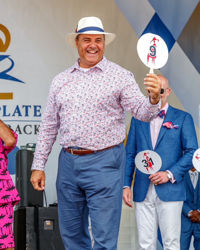 Fashion at the Races at Woodbine Queen's Plate Photo by Jesse Caris (58)